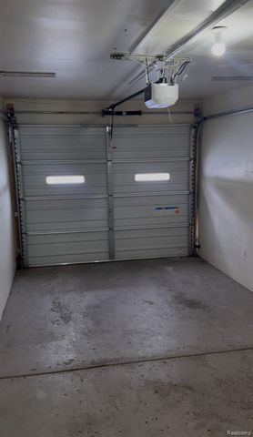 15846 Cambridge Drive, Clinton Township, MI 48038