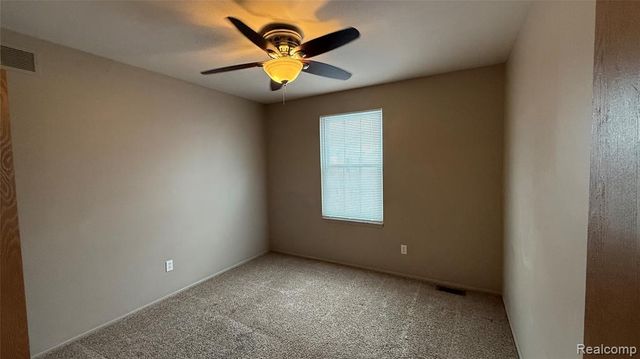 15846 Cambridge Drive, Clinton Township, MI 48038