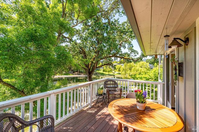 18120 Vassar Ct, Sonoma, CA 95476