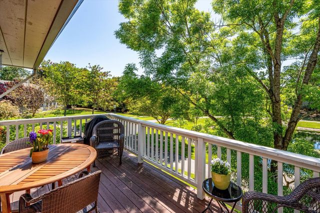 18120 Vassar Ct, Sonoma, CA 95476