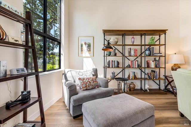 18120 Vassar Ct, Sonoma, CA 95476