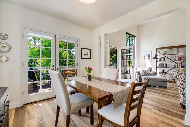 18120 Vassar Ct, Sonoma, CA 95476