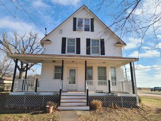 423 S Grove Street, Walcott, IA 52773