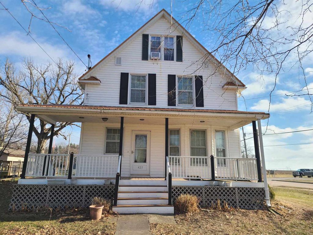 423 S Grove Street, Walcott, IA 52773