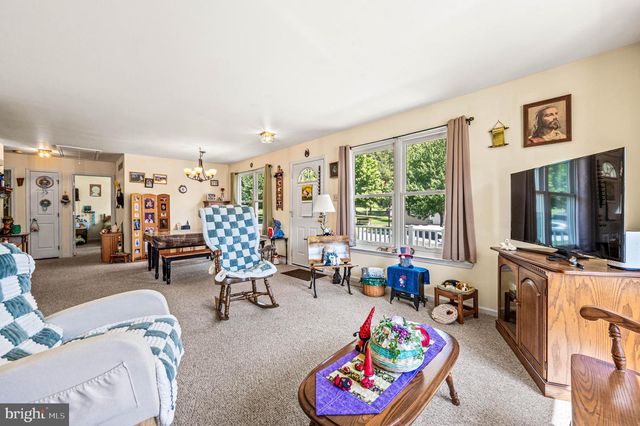 122 N 4TH ST, Bally, PA 19503