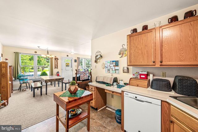 122 N 4TH ST, Bally, PA 19503