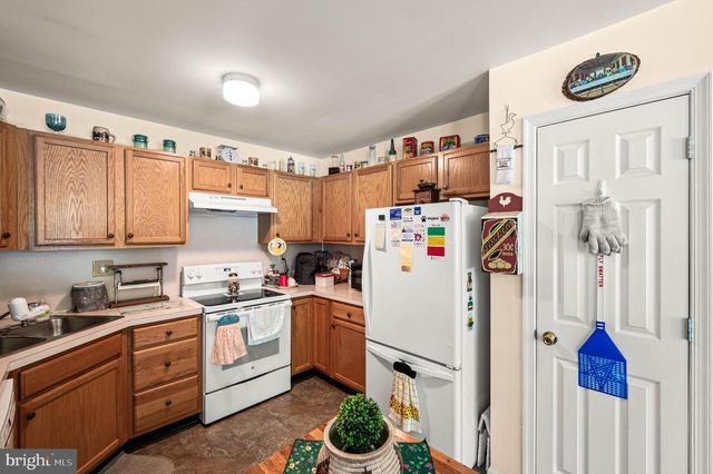 122 N 4TH ST, Bally, PA 19503