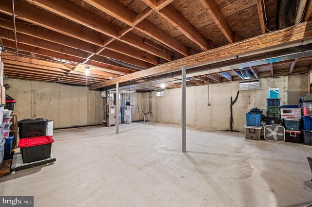 122 N 4TH ST, Bally, PA 19503