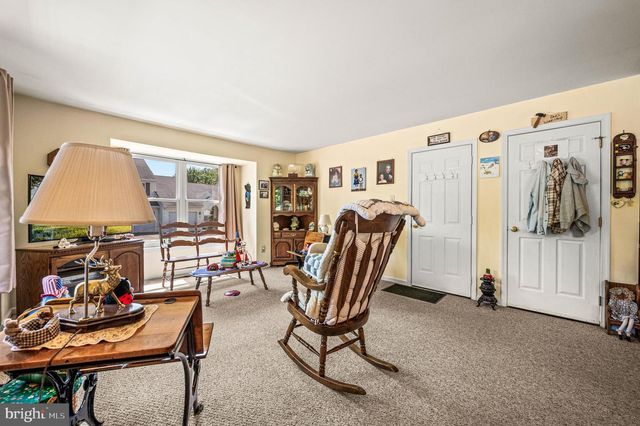 122 N 4TH ST, Bally, PA 19503