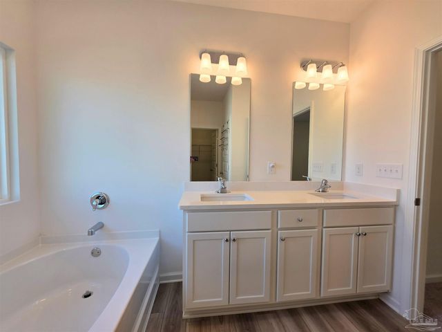 9613 Sagewood Dr, Pensacola, FL 32526