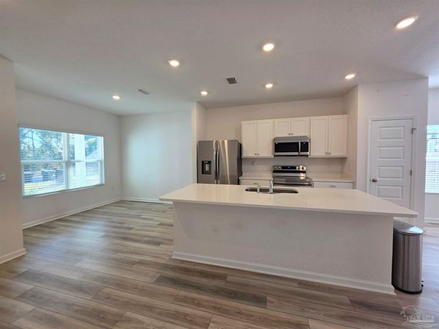 9613 Sagewood Dr, Pensacola, FL 32526