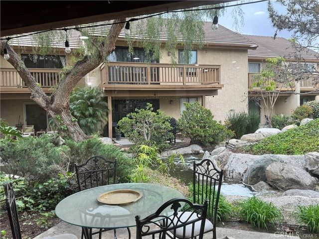 84 Lemon 270, Irvine, CA 92618