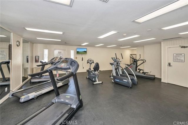 84 Lemon 270, Irvine, CA 92618