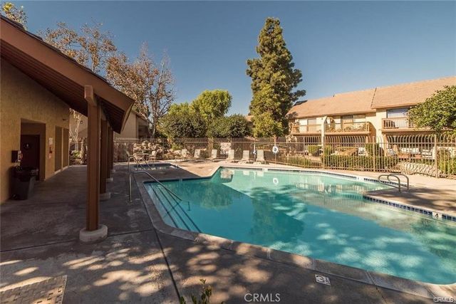 84 Lemon 270, Irvine, CA 92618