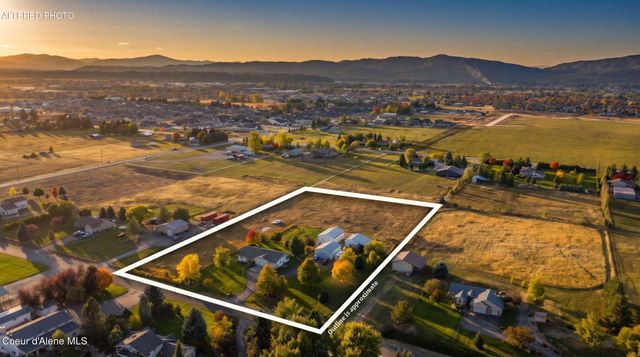 9870 W Gallop LN, Post Falls, ID 83854 property photo