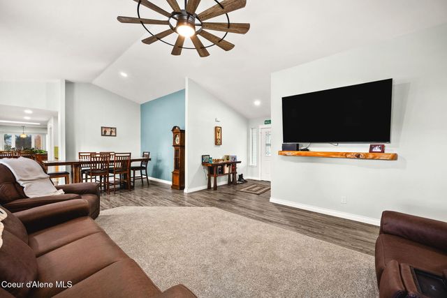 9870 W Gallop LN, Post Falls, ID 83854
