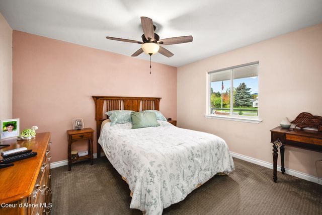 9870 W Gallop LN, Post Falls, ID 83854
