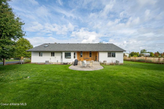 9870 W Gallop LN, Post Falls, ID 83854