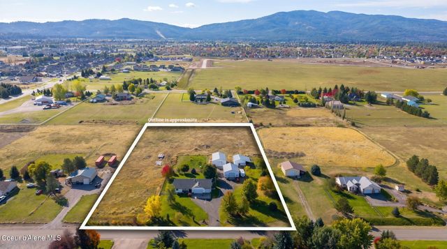 9870 W Gallop LN, Post Falls, ID 83854