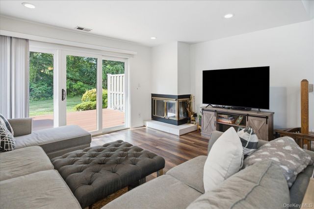 112 Beecher Avenue Extension, East Islip, NY 11730