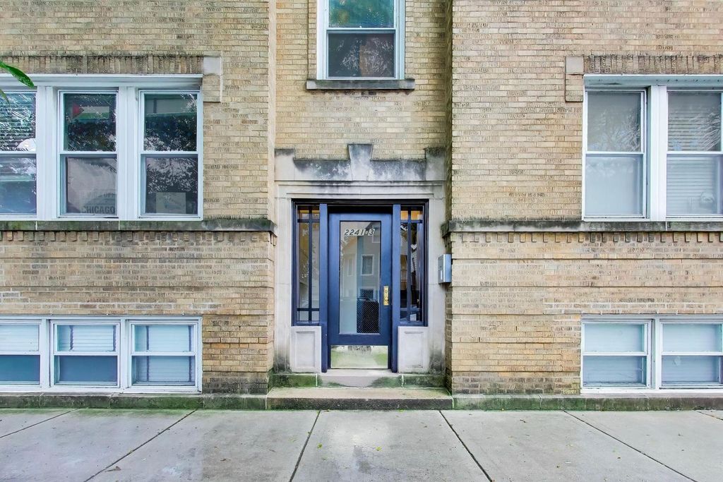 2243 W Ainslie Street 3W, Chicago, IL 60625 — exterior