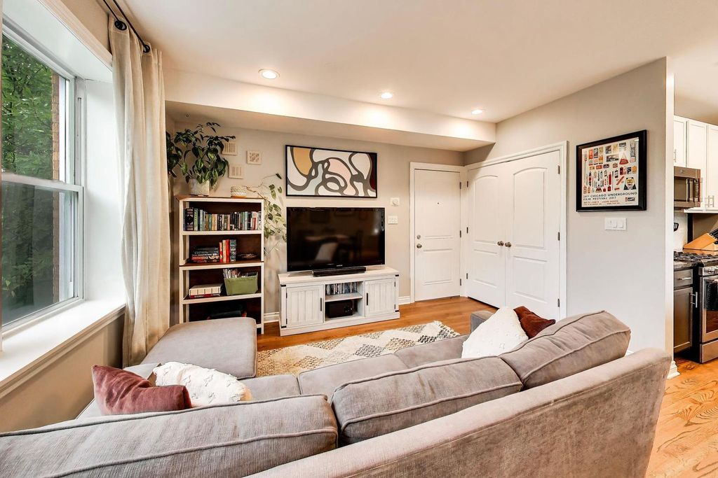 2243 W Ainslie Street 3W, Chicago, IL 60625 — photo 3