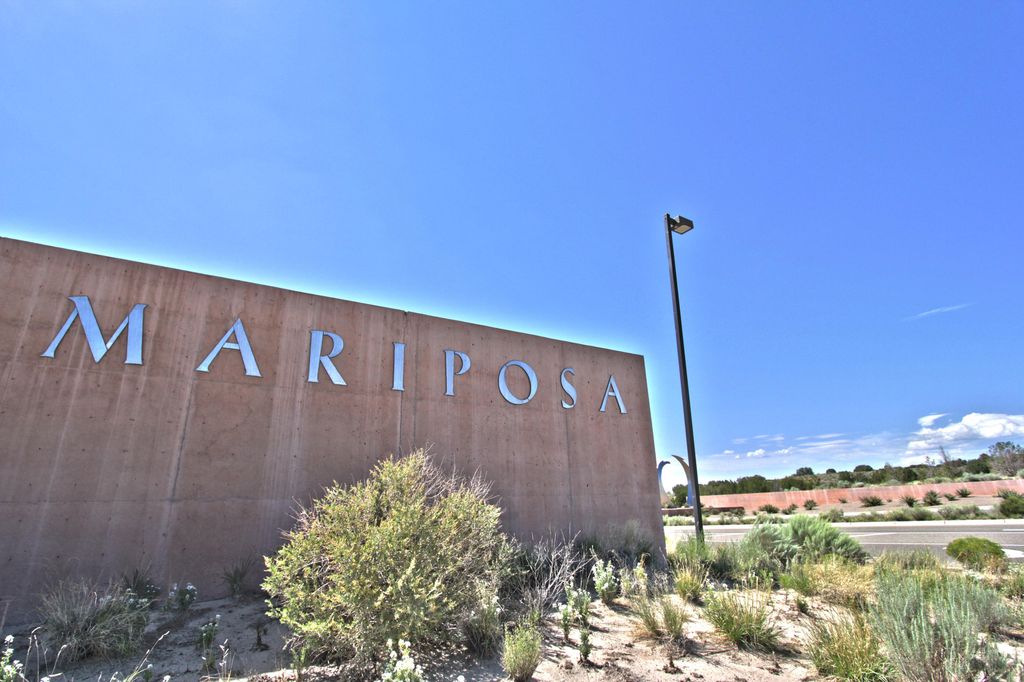 5725 Highland Meadows Drive NE, Rio Rancho, NM 87144