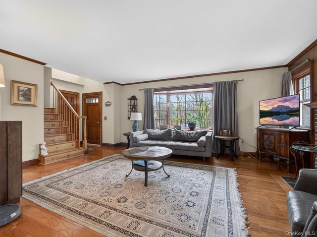 43 Shady Lane, Bardonia, NY 10954