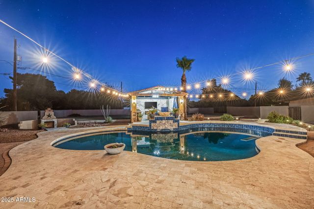 13217 N 65th Drive, Glendale, AZ 85304