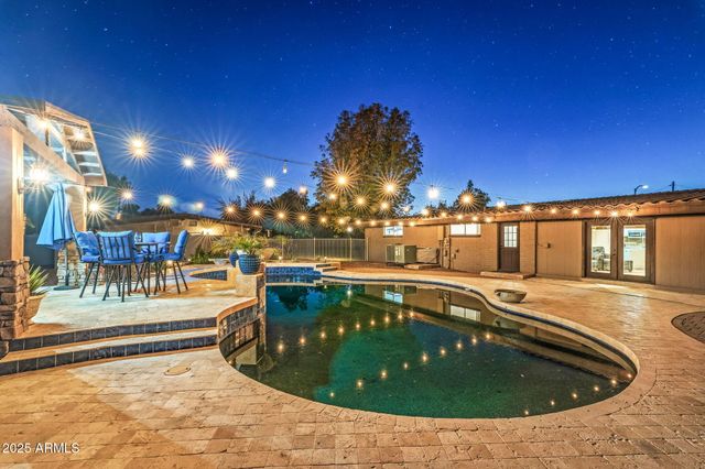 13217 N 65th Drive, Glendale, AZ 85304