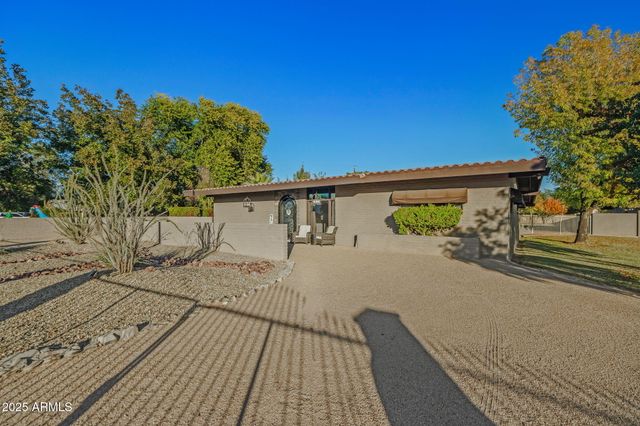 13217 N 65th Drive, Glendale, AZ 85304