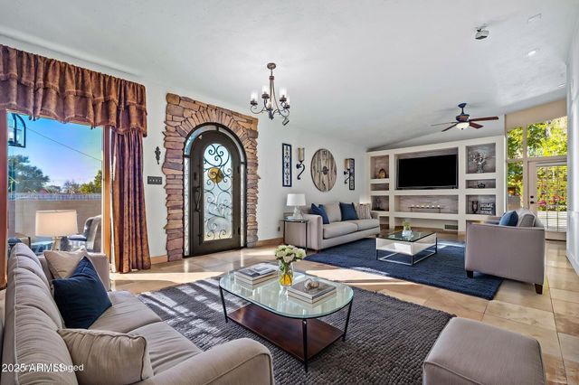 13217 N 65th Drive, Glendale, AZ 85304