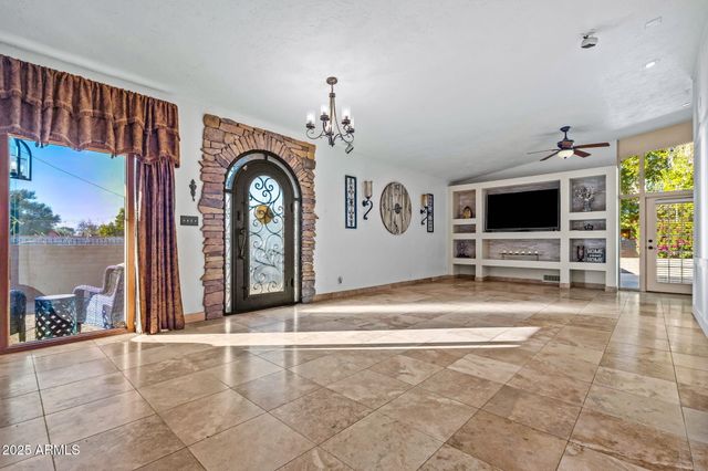 13217 N 65th Drive, Glendale, AZ 85304