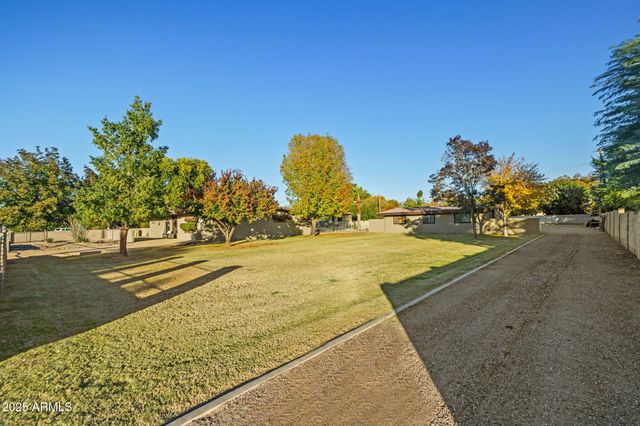 13217 N 65th Drive, Glendale, AZ 85304