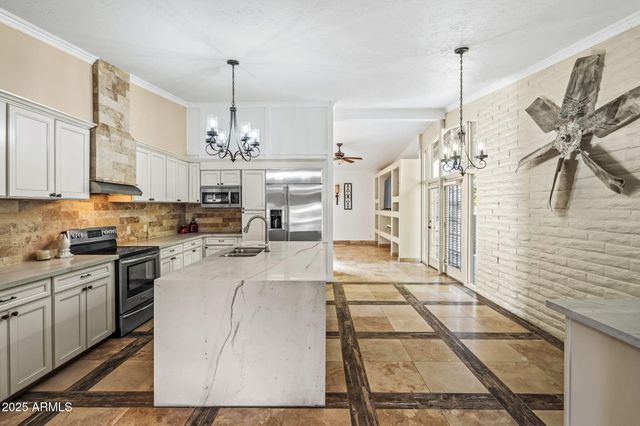 13217 N 65th Drive, Glendale, AZ 85304