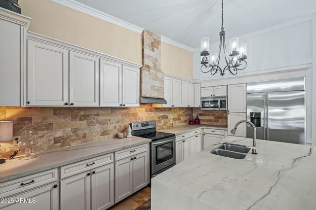 13217 N 65th Drive, Glendale, AZ 85304