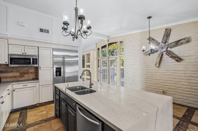 13217 N 65th Drive, Glendale, AZ 85304