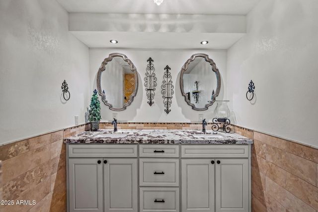 13217 N 65th Drive, Glendale, AZ 85304