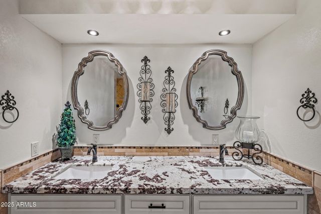 13217 N 65th Drive, Glendale, AZ 85304