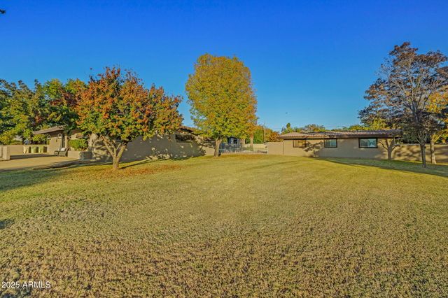 13217 N 65th Drive, Glendale, AZ 85304