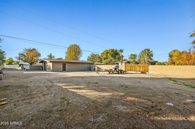 13217 N 65th Drive, Glendale, AZ 85304