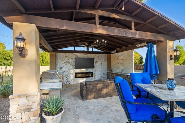 13217 N 65th Drive, Glendale, AZ 85304