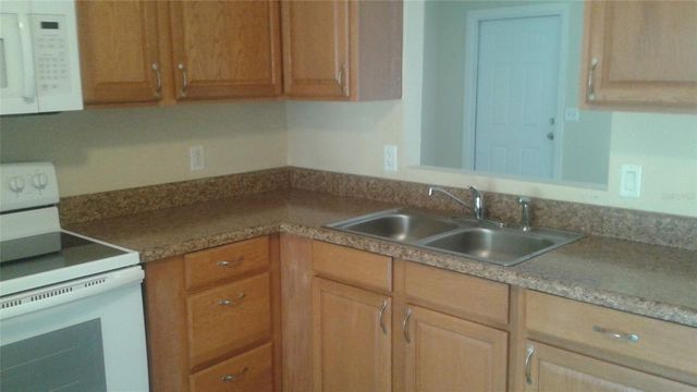 410 N HILL AVENUE, Deland, FL 32724