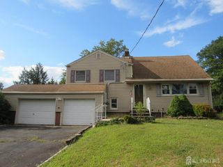206 Overbrook Road, Piscataway, NJ 08854