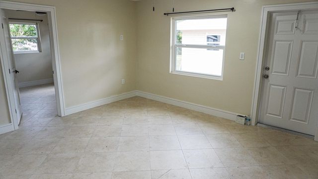 1502 AVENUE I B, Fort Pierce, FL 34950