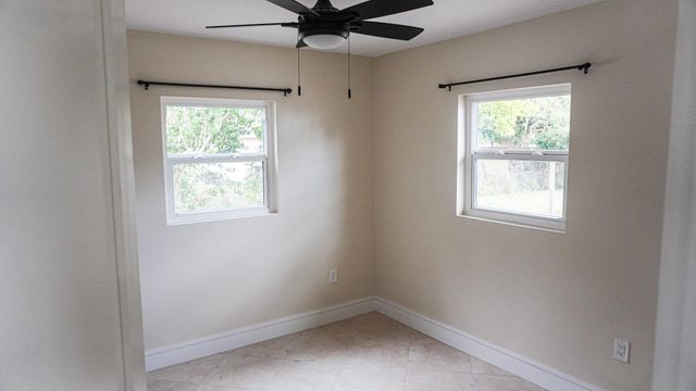 1502 AVENUE I B, Fort Pierce, FL 34950