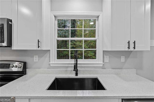 5211 Beechwood Forest Drive, Lithonia, GA 30038