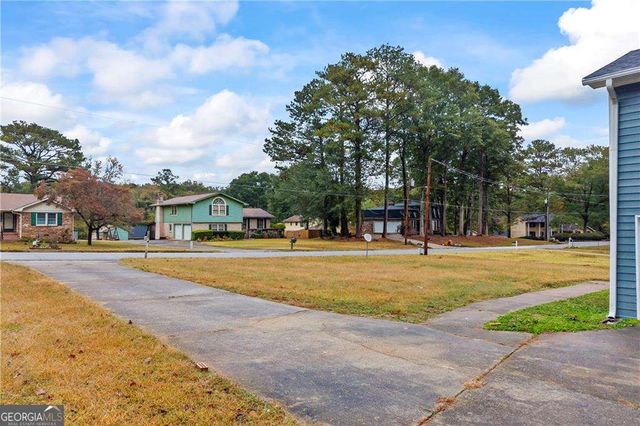 5211 Beechwood Forest Drive, Lithonia, GA 30038