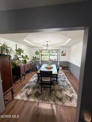 1937 Carvelle Drive, Northwood, OH 43619