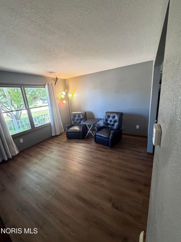 1937 Carvelle Drive, Northwood, OH 43619